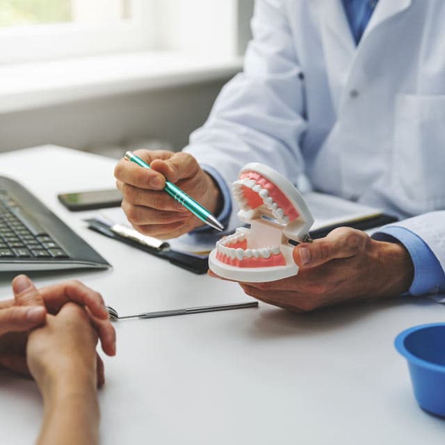 Contactar con el equipo de Rianxo Dental