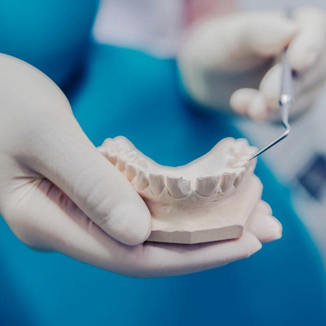 Incrustaciones dentales en Rianxo